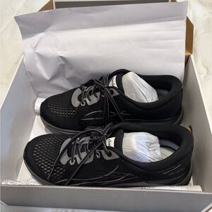 Dansko Black Women’s Athletic Shoes size 39 new!!
